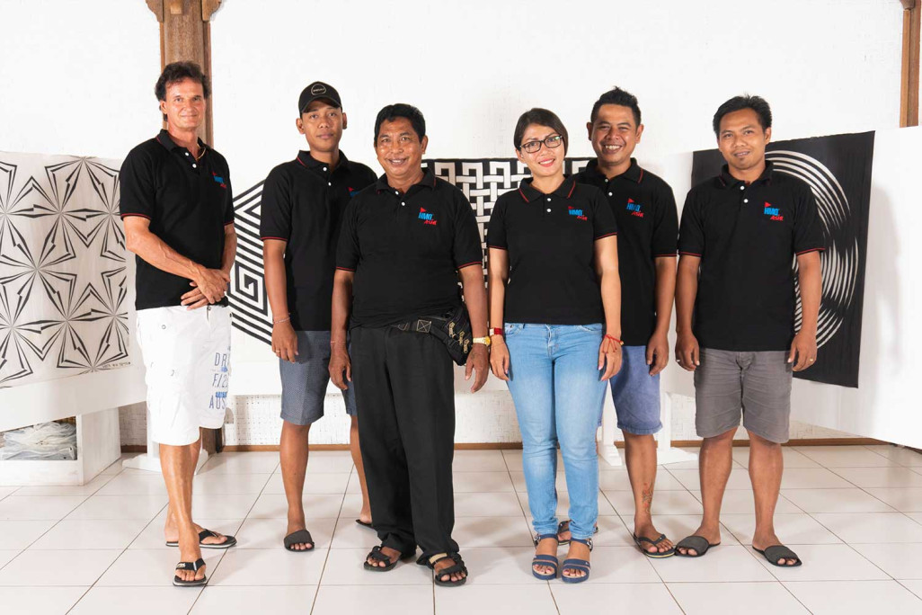 HMQ ASIA, Team