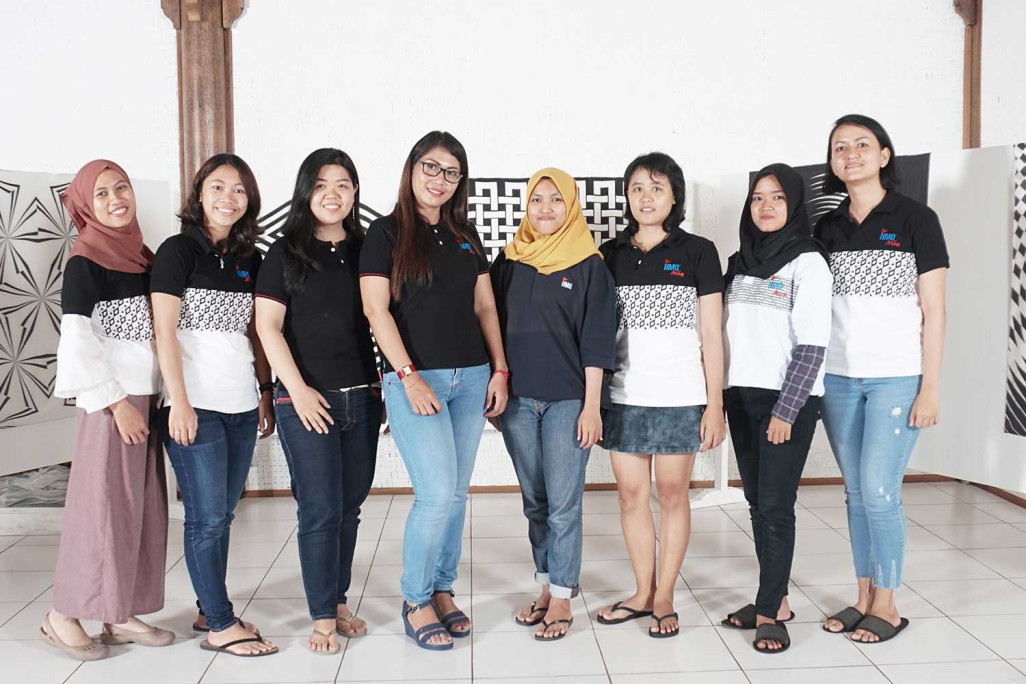 HMQ ASIA, Team