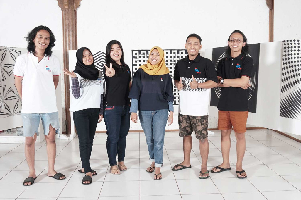 HMQ ASIA, Team