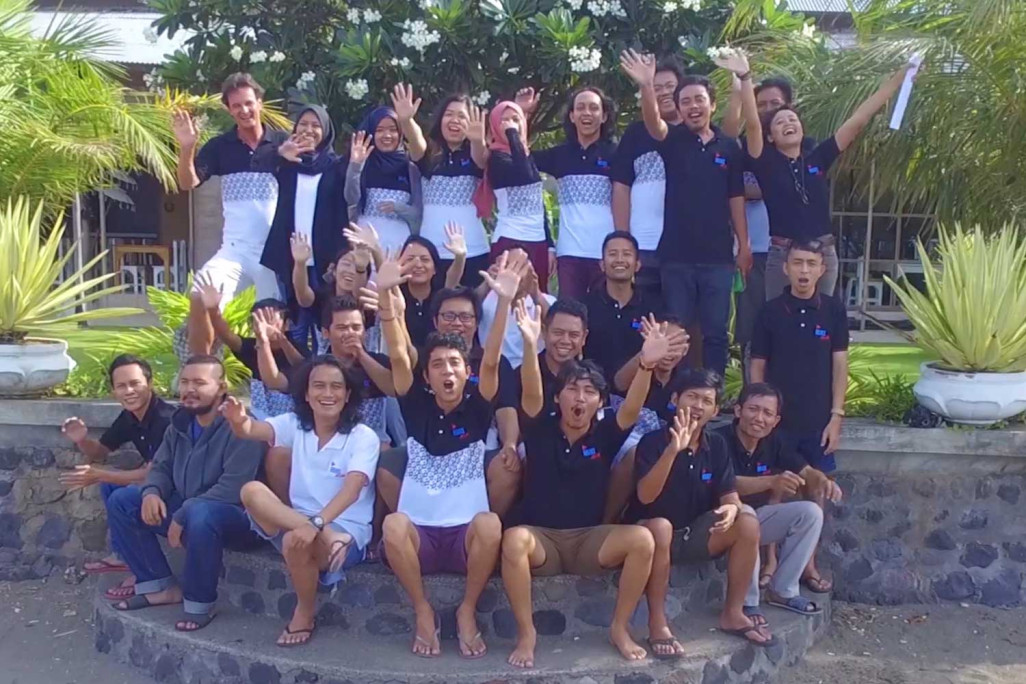 HMQ ASIA, Team